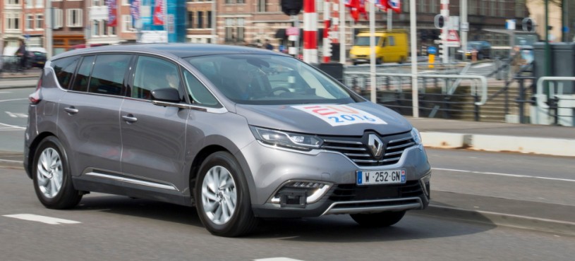 RENAULT ESPACE OTONOM DEMO ARACINI TANITIYOR