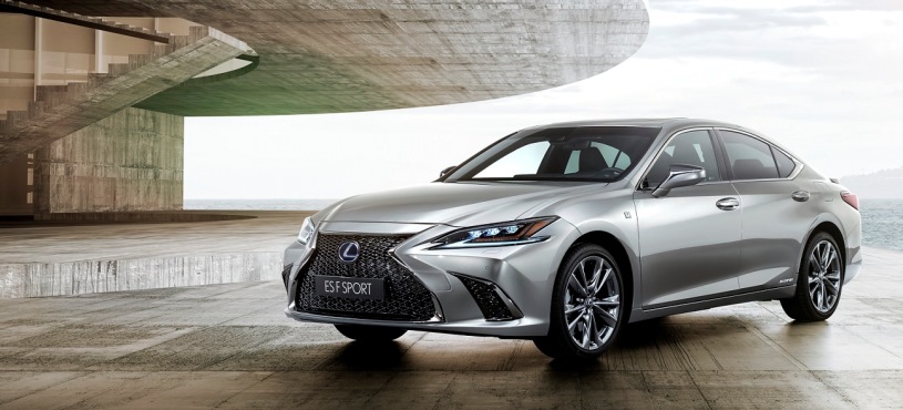 LEXUS, LÜKS VE SPORTİF ES MODELİNİ TANITTI