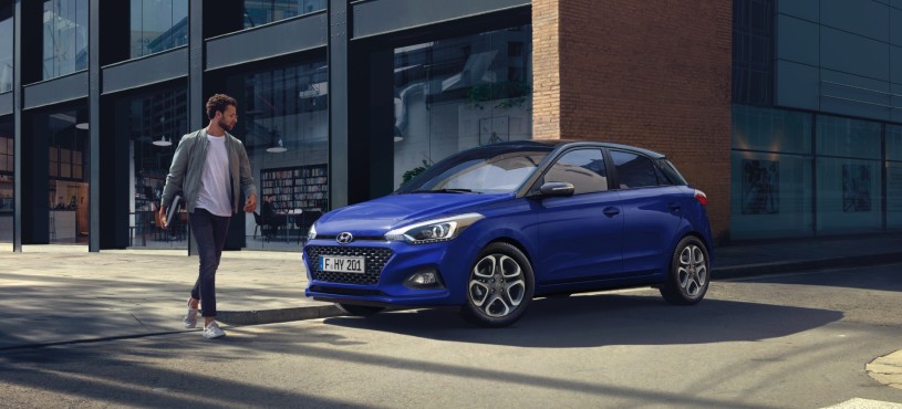 HYUNDAI i20’YE YENİ DONANIM