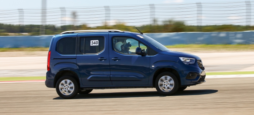 OPEL COMBO, YARIŞ PİSTLERİNİN DE KAHRAMANI! 