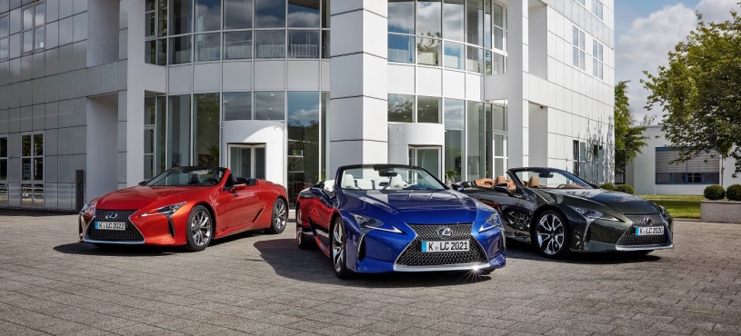 LEXUS LC, CONVERTİBLE İLE ÜSTÜNÜ AÇTI